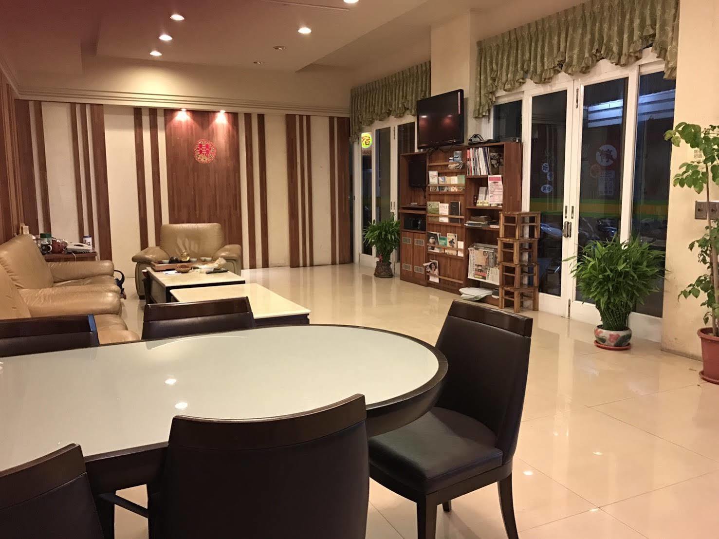 Long Hong Bed & Breakfast Манонг Екстериор снимка