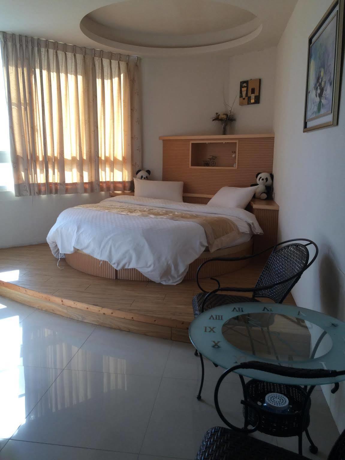 Long Hong Bed & Breakfast Манонг Екстериор снимка