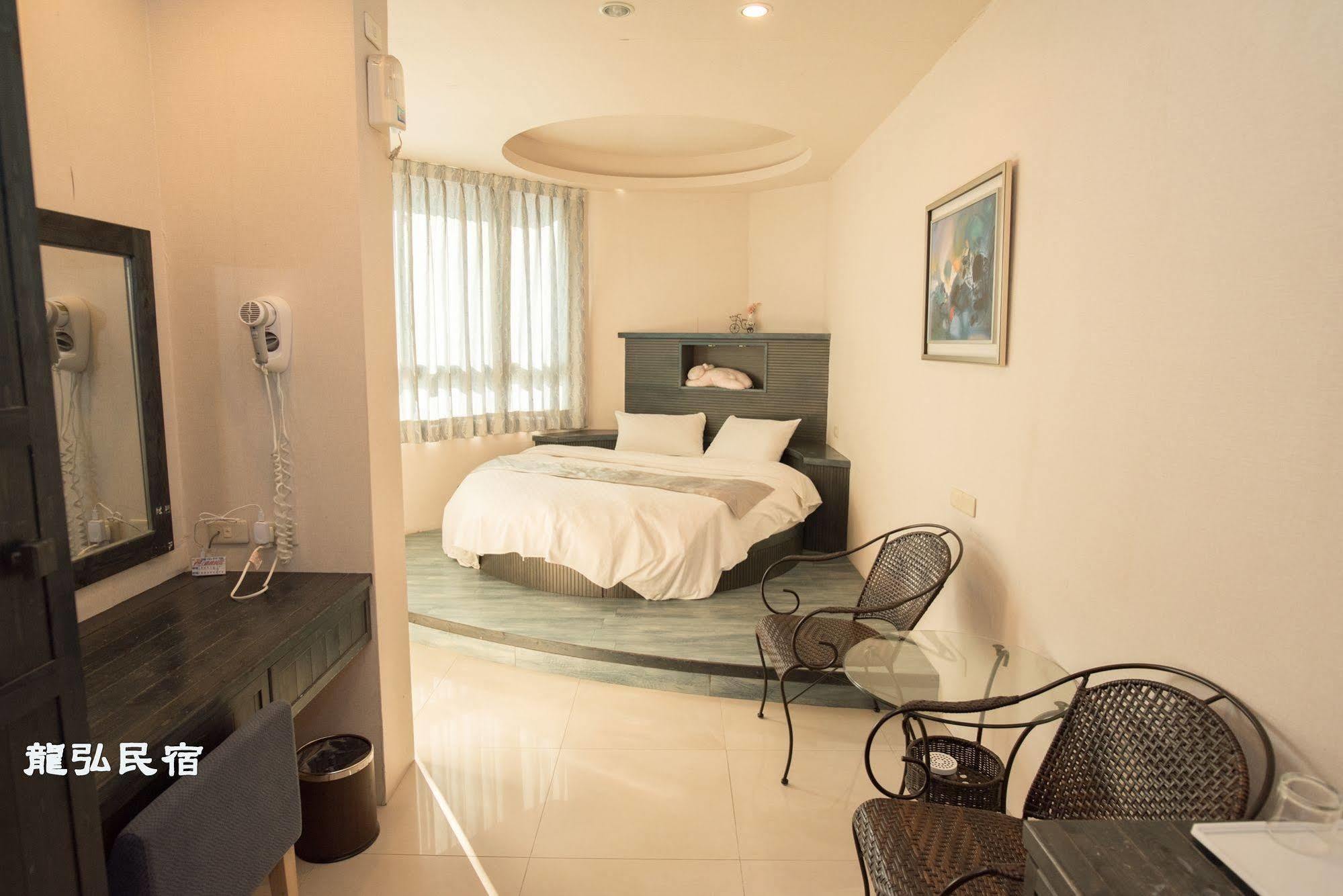 Long Hong Bed & Breakfast Манонг Екстериор снимка