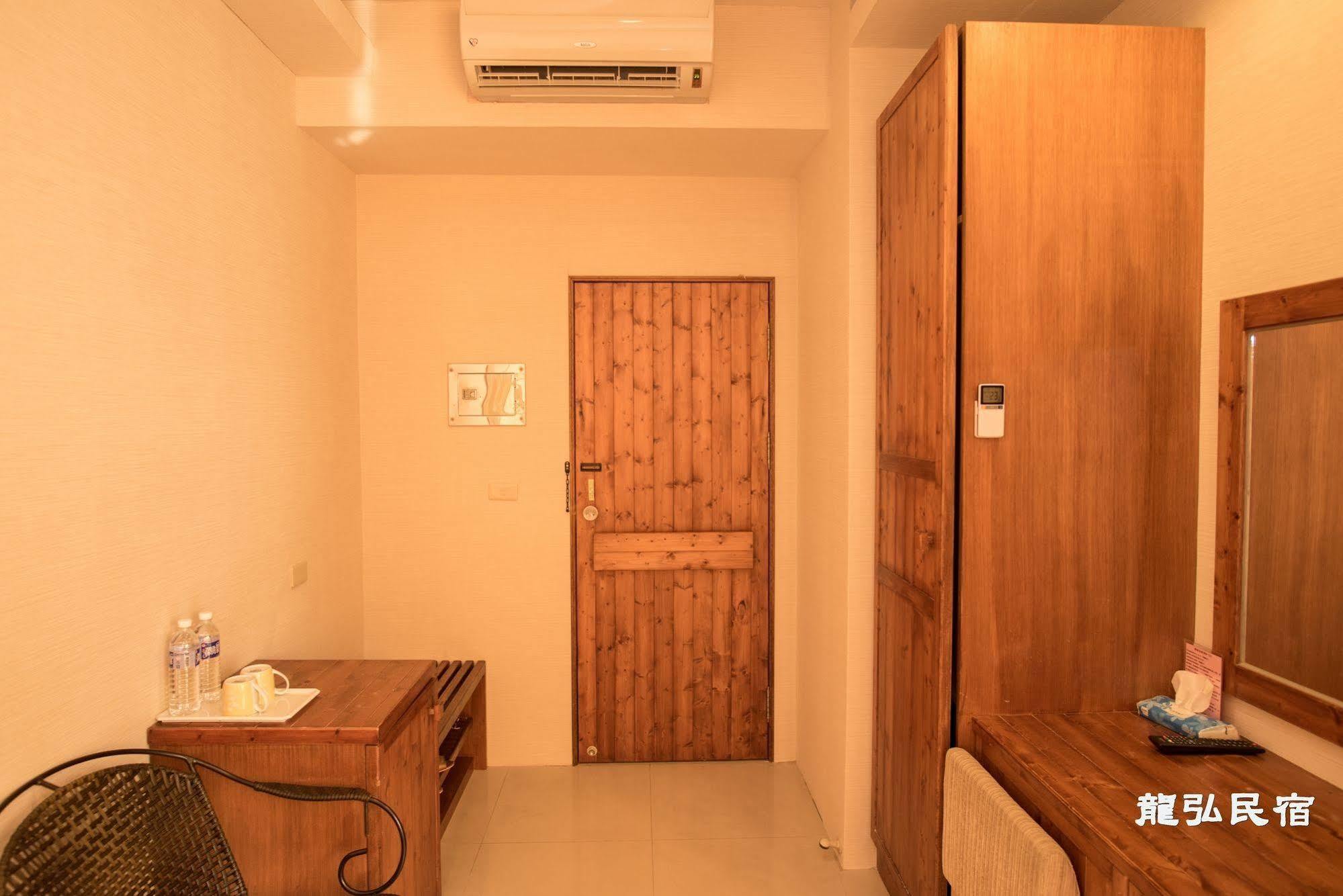 Long Hong Bed & Breakfast Манонг Екстериор снимка