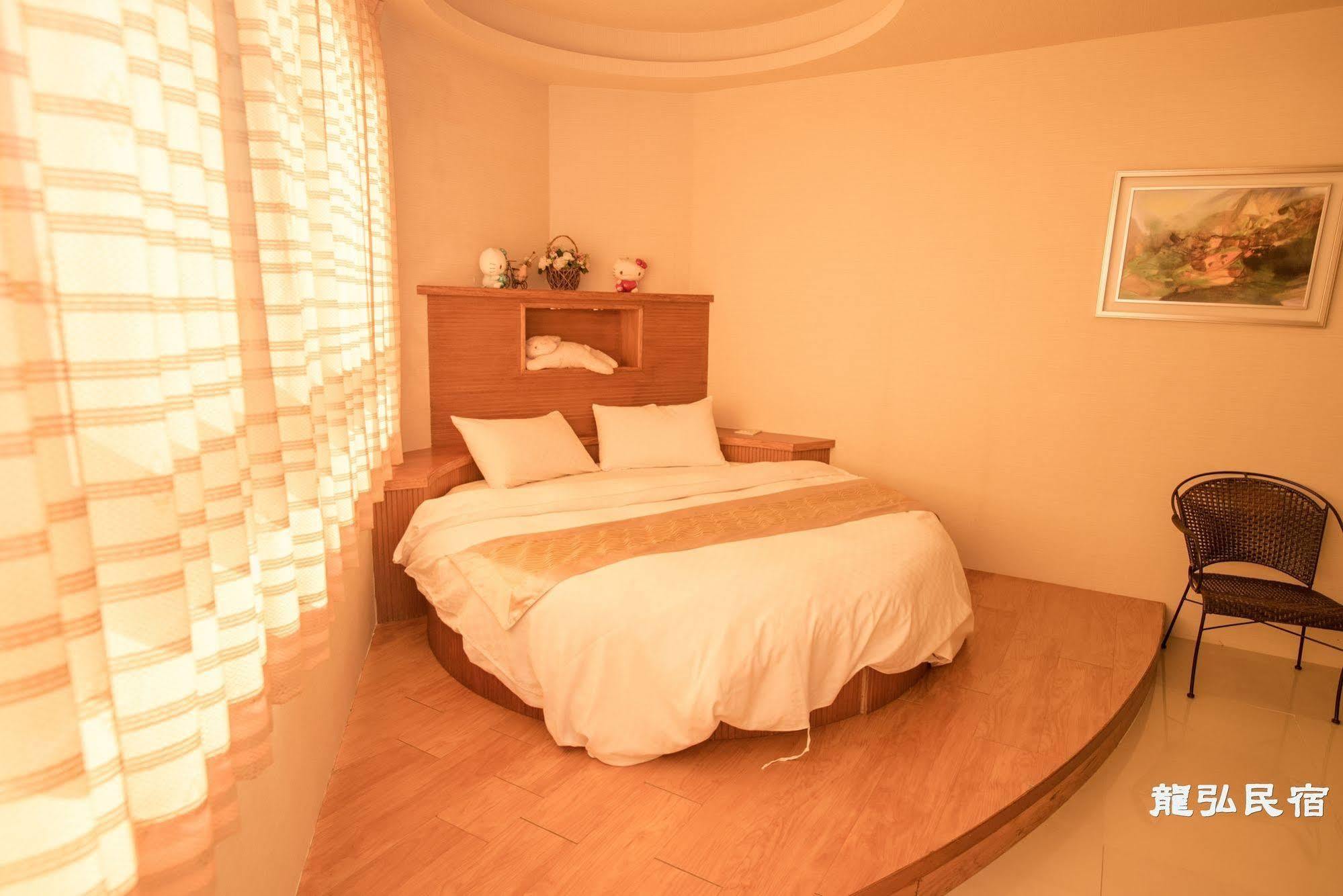 Long Hong Bed & Breakfast Манонг Екстериор снимка